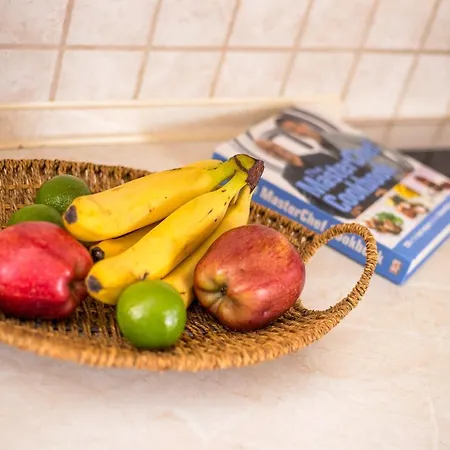 Ivy Kallithea Daire *